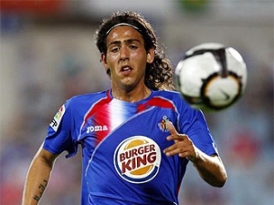 Daniel Parejo podepsal s Valencií pětiletý kontrakt