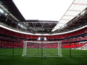 Místo tradičních zvonků Pompey zvonily ve Wembley tyče