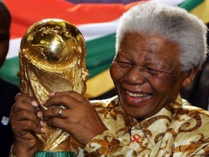 Mandela se snažil povzbudit Jihoafrickou republiku