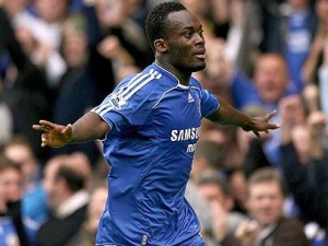 Essien prodloužil smlouvu s Chelsea