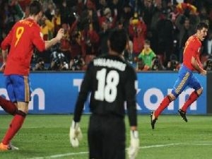 Španělsko porazilo Honduras 2:0, Chile vyhrálo a udělalo důležitý krok k postupu