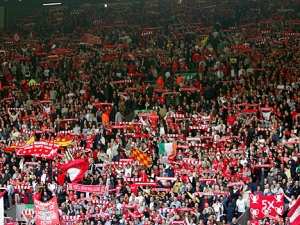 Liverpool dohrával druhý poločas proti Gunners o deseti, přesto sahal po vítězství