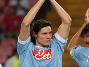 Chelsea si vyhlédla náhradu za Drogbu: Cavaniho