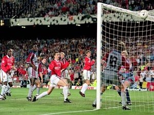 Nejslavnější fotbalové mače: Manchester a jeho dvouminutový tvrdý direkt