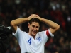 Gerrard se potýká s vážnějším zraněním, Capello pod palbou kritiky