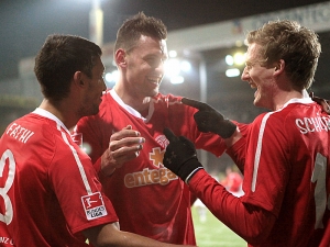 Ideální sestava 25. kola Bundesligy: čtyřgólový borec a fantastický Rensing