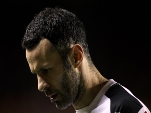 Giggs propásne střetnutí s Marseille
