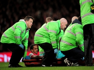 Arsenal půjde do finále Carling Cupu bez zraněného Walcotta a také Fabregase