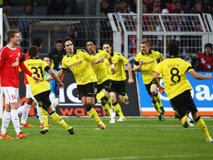 V osmifinále DFB Pokal Dortmund neponechal nic náhodě, Hoffenheim postoupil na úkor Schalke