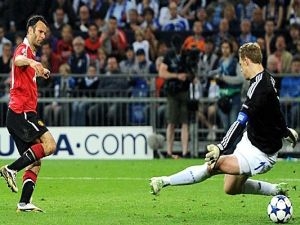 Semifinále LM: Schalke nestačilo na suverénní Manchester a prohrálo 0:2