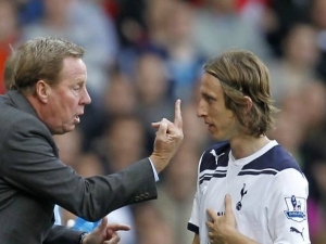 Redknapp trvá na tom, že Luka Modric nikam nepůjde