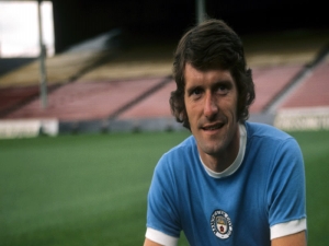Legenda a bývalý kapitán Manchesteru City Mike Doyle (1946-2011) zemřel 