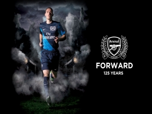 Arsenal představil novou sadu venkovních dresů pro ročník 2011/12