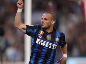 Sneijder může jít, rozhodli v Interu