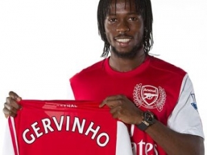 OFICIÁLNĚ: Gervinho dokončil přestup do Arsenalu