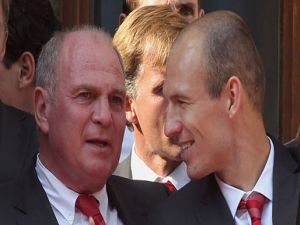 Hoeneß věří, že by jednou mohl Götze přijít, Robben před prodloužením smlouvy